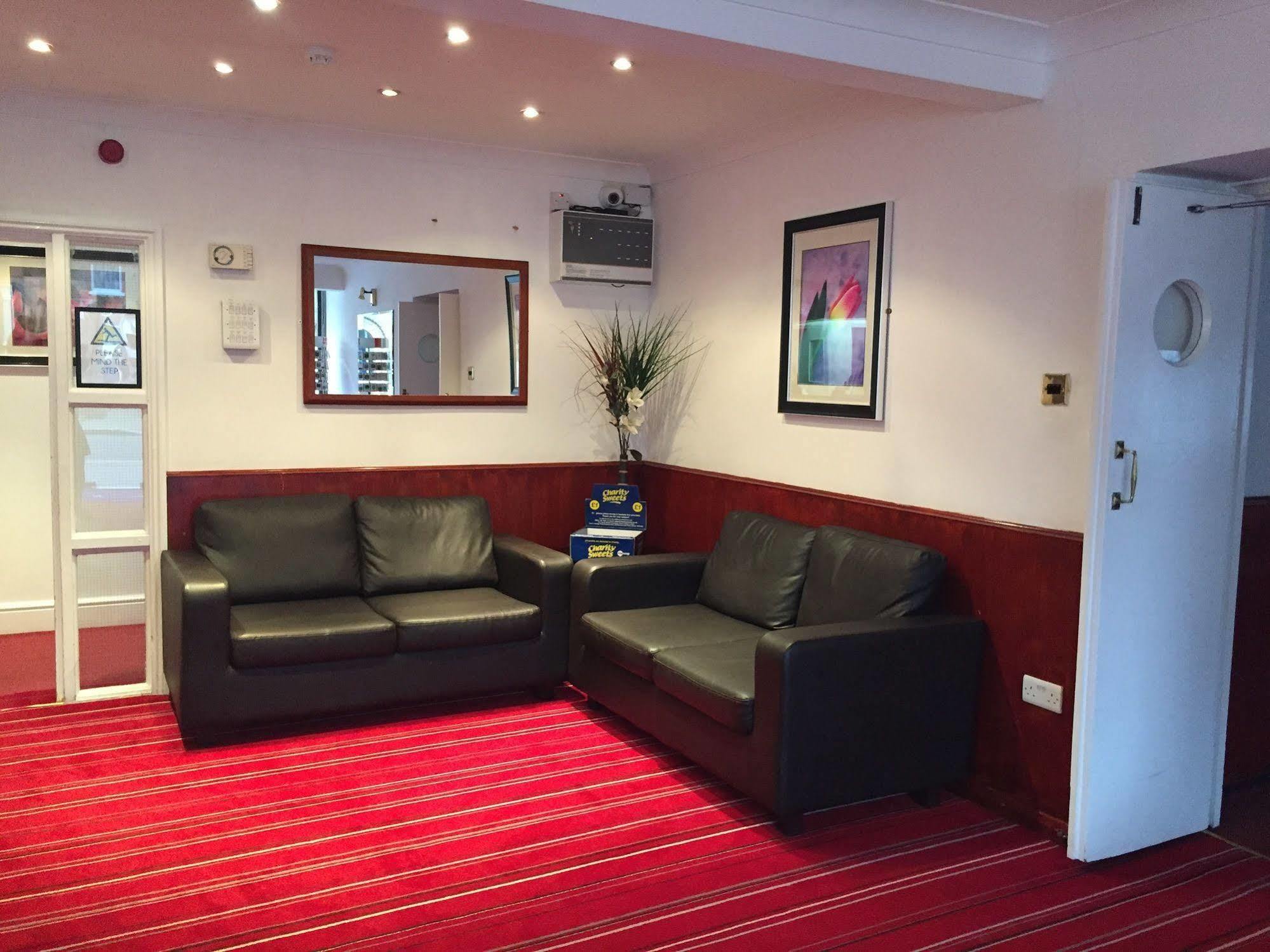 Cranford Hotel Ilford Buitenkant foto
